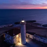 Adorable Seafront Studio With Terrace - Beahost