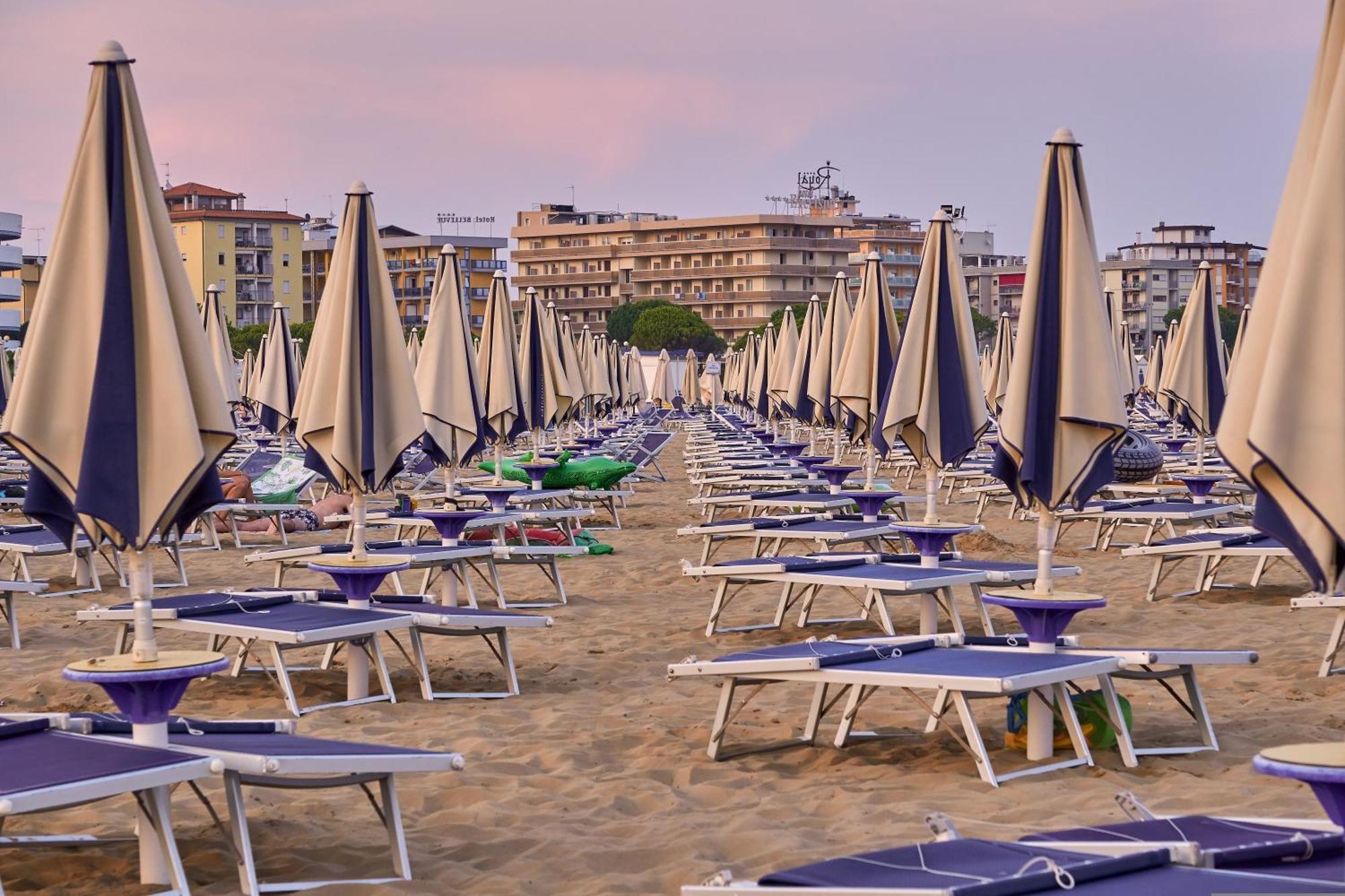 Adorable Seafront With Terrace - Beahost
